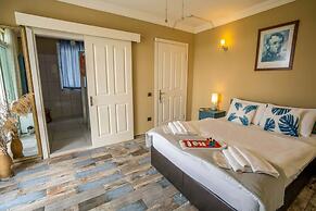 Cunda Ada Kızı Otel