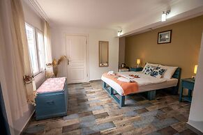 Cunda Ada Kızı Otel