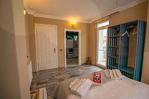 Cunda Ada Kızı Otel