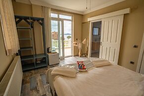 Cunda Ada Kızı Otel