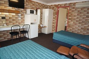 Miles Outback Motel