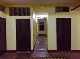 Goroomgo Shanti Guest House Varanasi