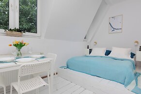 Bright Studio Szczuczyńska by Renters