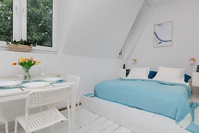 Bright Studio Szczuczyńska by Renters