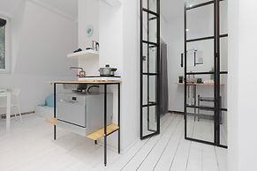 Bright Studio Szczuczyńska by Renters