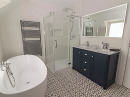 19A Lighthouse Village