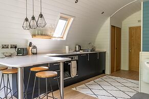 Glamping Pod Two - Holly Tree Barns