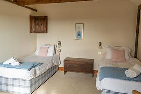 Cart Lodge - Holly Tree Barns