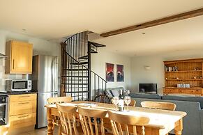 The Dairy - Holly Tree Barns