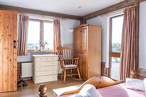 The Dairy - Holly Tree Barns