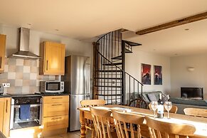 The Dairy - Holly Tree Barns