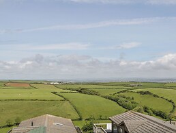 Three Views Lodge