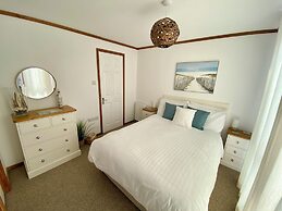 Three Views Lodge