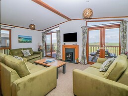 Three Views Lodge
