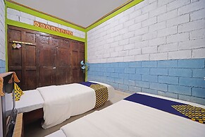 SPOT ON 91085 Griya Estu Wening