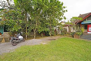 SPOT ON 91085 Griya Estu Wening