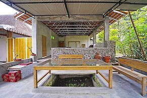 SPOT ON 91085 Griya Estu Wening