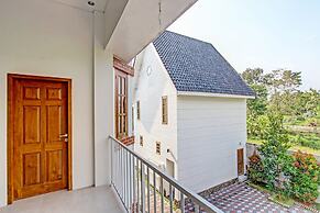 Collection O 91629 Ndalem Abhirama