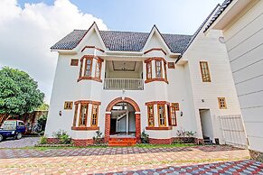 Collection O 91629 Ndalem Abhirama