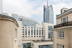 Metro Rondo ONZ Apartment by Renters