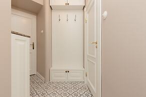 Metro Rondo ONZ Apartment by Renters