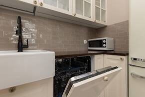 Metro Rondo ONZ Apartment by Renters