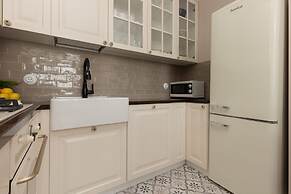 Metro Rondo ONZ Apartment by Renters