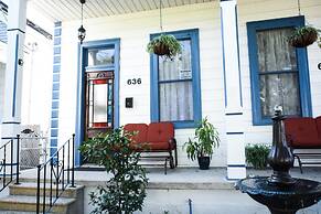 Historic Shotgun Steps to Streetcar City Park