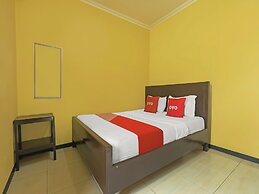 OYO 92483 Hotel Kirana