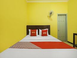 OYO 92483 Hotel Kirana