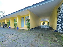 OYO 92485 Hotel Family