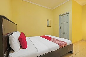 OYO 92485 Hotel Family