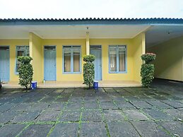 OYO 92485 Hotel Family