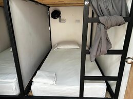 Baku Laureles Hostel