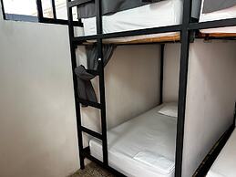 Baku Laureles Hostel