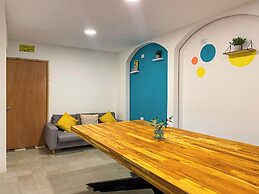 Baku Laureles Hostel