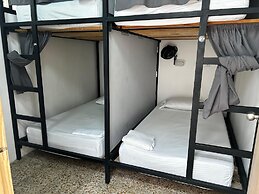 Baku Laureles Hostel