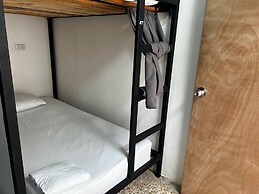 Baku Laureles Hostel