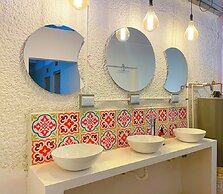 Baku Laureles Hostel