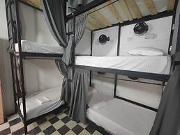 Baku Laureles Hostel