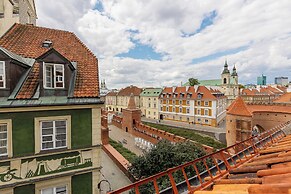Warsaw Old Town Apartment by Renters