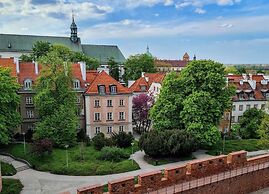 Warsaw Old Town Apartment by Renters