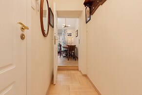 Warsaw Old Town Apartment by Renters