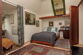 Warsaw Old Town Apartment by Renters