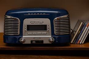 Warsaw Old Town Apartment by Renters