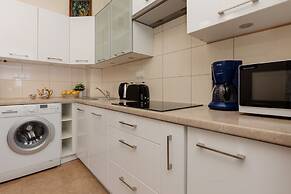 Warsaw Old Town Apartment by Renters