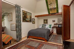 Warsaw Old Town Apartment by Renters