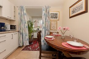 Warsaw Old Town Apartment by Renters