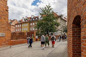 Warsaw Old Town Apartment by Renters