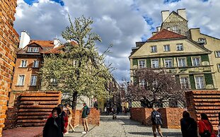 Warsaw Old Town Apartment by Renters